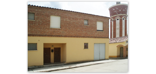Fachada exterior de dos viviendas en Villoldo, Palencia. Pavisa Contratas S.L.